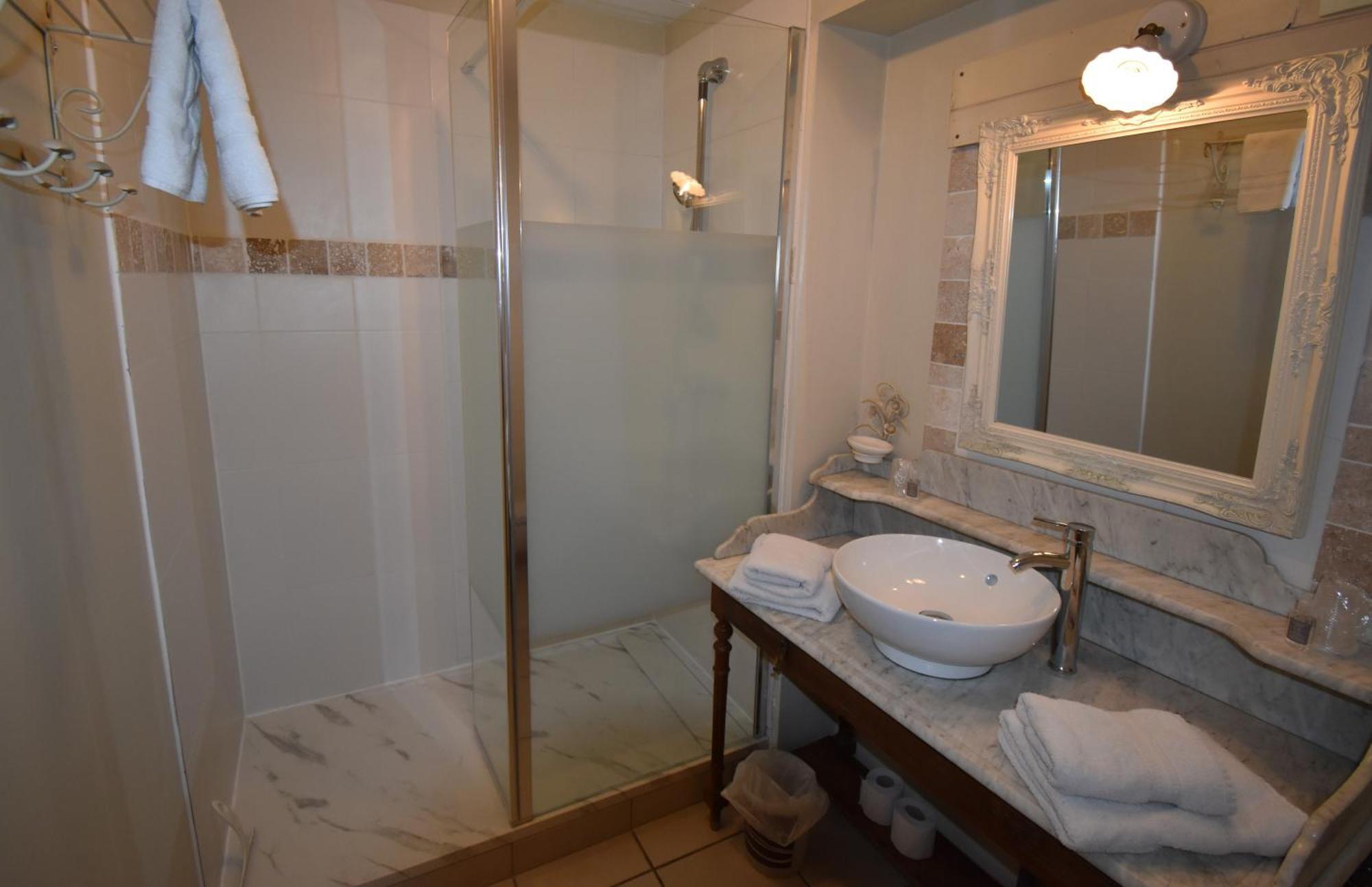 ช็องบร์ โดต - ลา เคล่ เด บัว Bed & Breakfast เลอบูร์-เดอัวซ็อง ภายนอก รูปภาพ