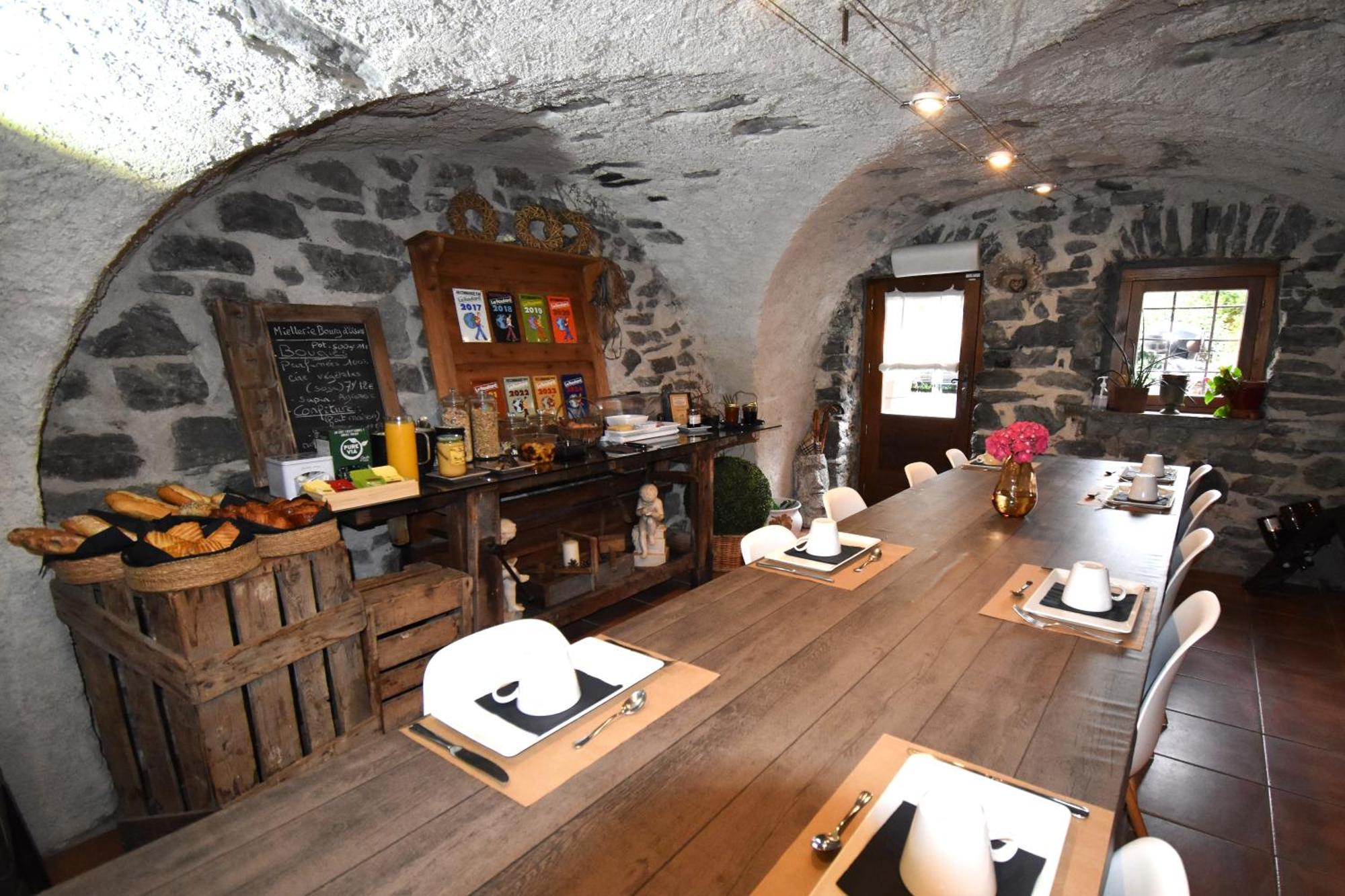 ช็องบร์ โดต - ลา เคล่ เด บัว Bed & Breakfast เลอบูร์-เดอัวซ็อง ภายนอก รูปภาพ