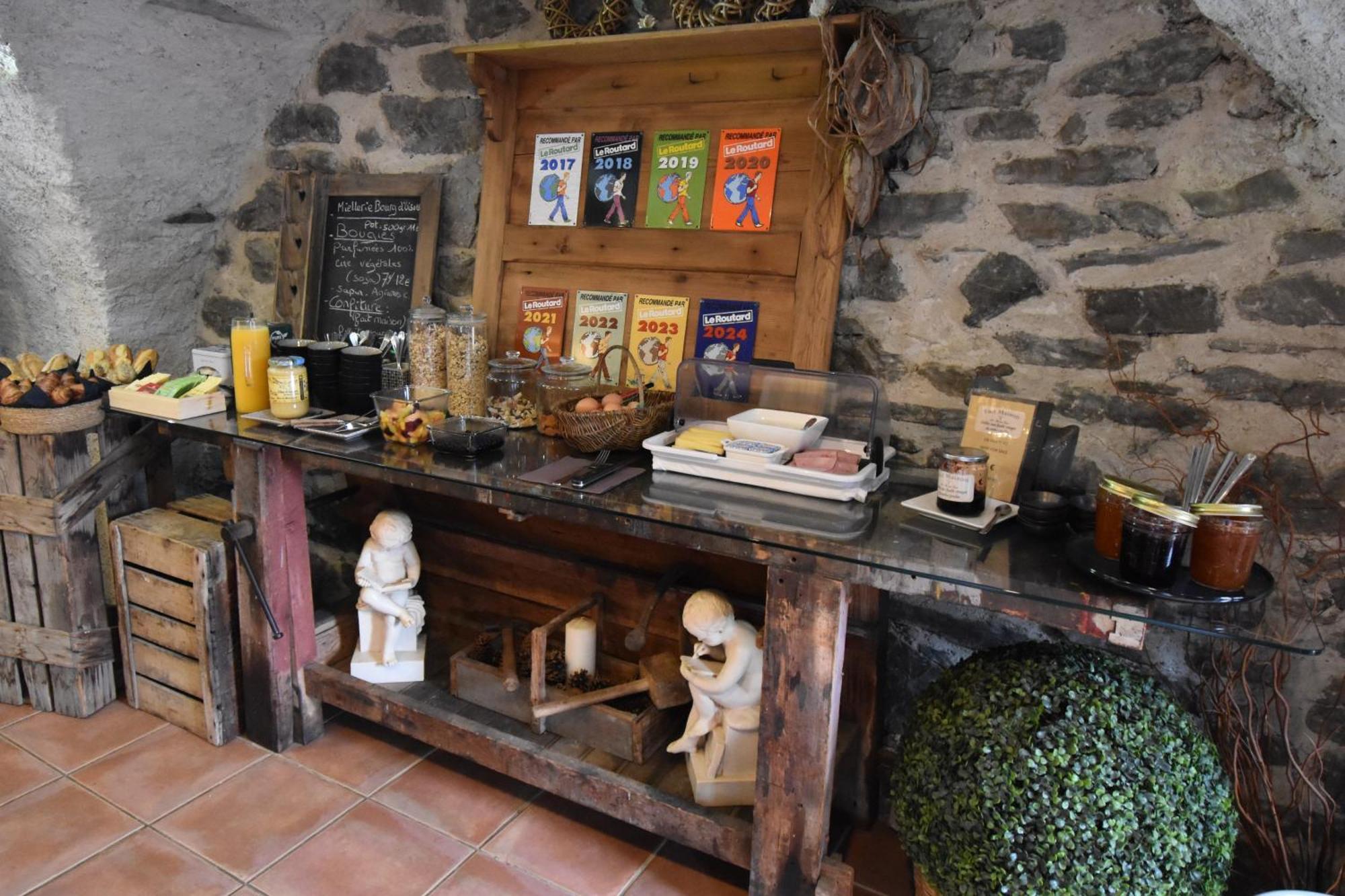 ช็องบร์ โดต - ลา เคล่ เด บัว Bed & Breakfast เลอบูร์-เดอัวซ็อง ภายนอก รูปภาพ