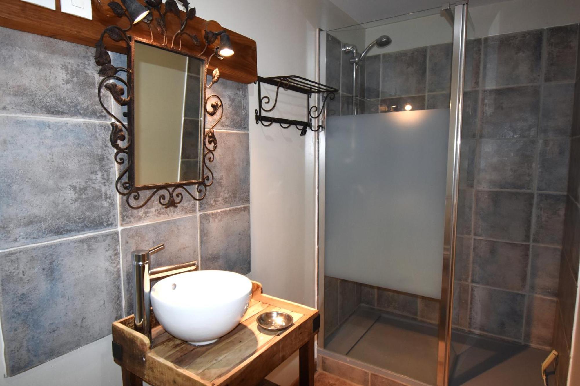 ช็องบร์ โดต - ลา เคล่ เด บัว Bed & Breakfast เลอบูร์-เดอัวซ็อง ภายนอก รูปภาพ