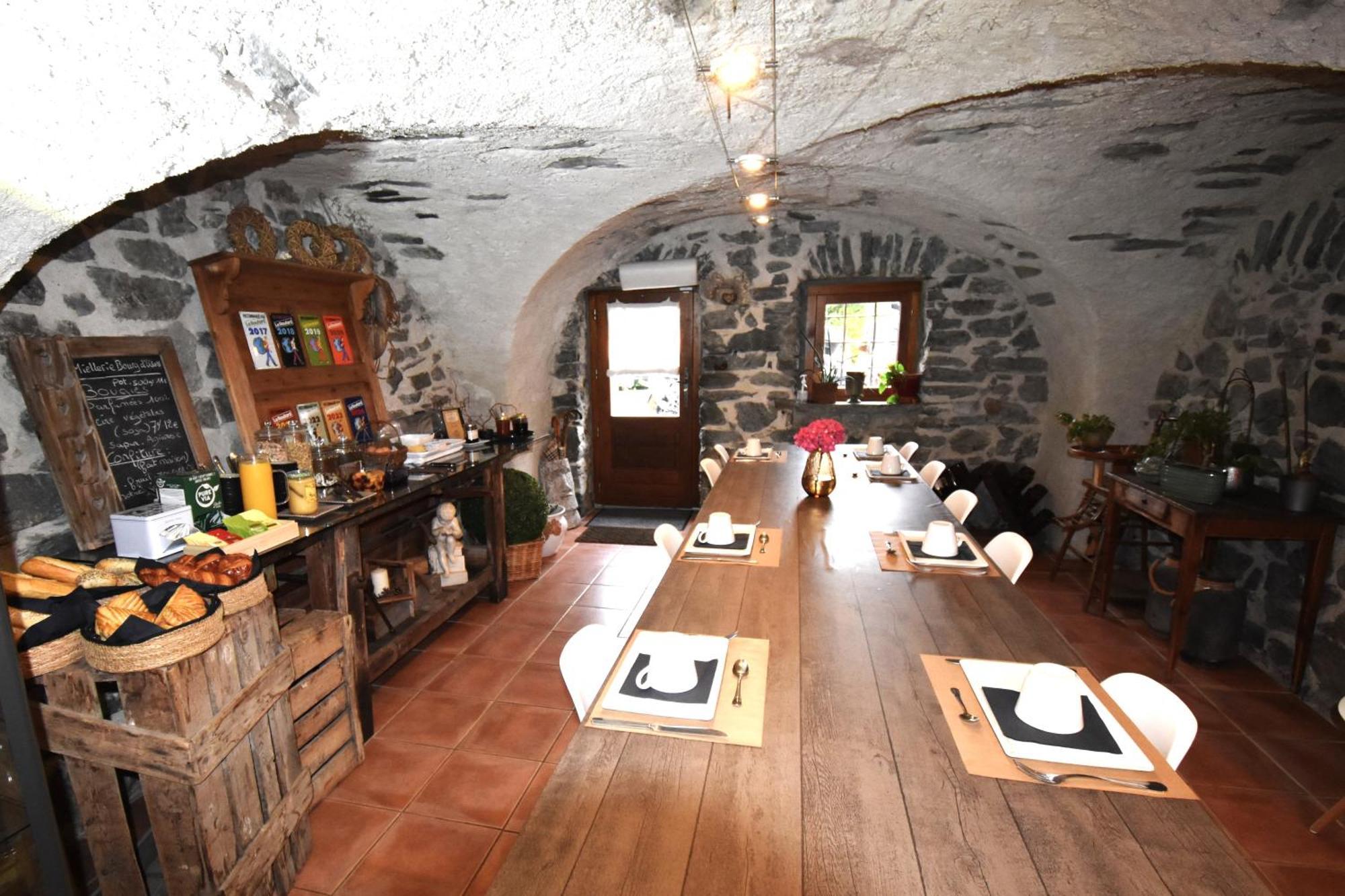 ช็องบร์ โดต - ลา เคล่ เด บัว Bed & Breakfast เลอบูร์-เดอัวซ็อง ภายนอก รูปภาพ