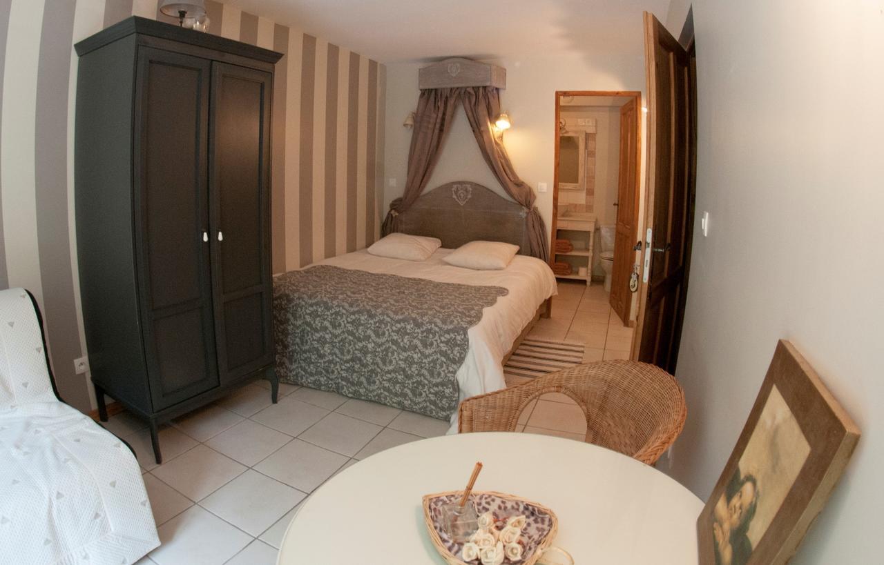 ช็องบร์ โดต - ลา เคล่ เด บัว Bed & Breakfast เลอบูร์-เดอัวซ็อง ภายนอก รูปภาพ